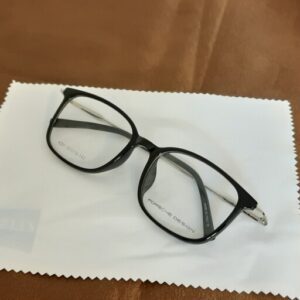 عینک طبی کار با کامپیوتر در افغانستان 
