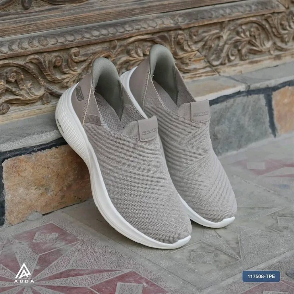 کفش زنانه اسکیچرز SKECHERS