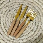 کارد وچنگال دسته بامبو تیغه طلایی