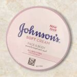 کرم مرطوب کننده و آبرسان جانسون Johnsons دست و صورت